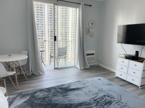Refreshing Inn on The Park condo